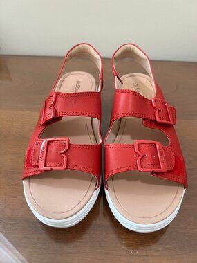 Dr. Scholl's Time Off Era Sandals Red Ankle Strap, Women’s 7 new in box.